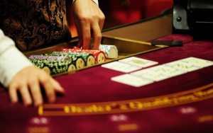 最佳 Hi-Lo 扑克网站，或许并不只是一组排名、一串域名，而是一扇通往博弈异界的密门